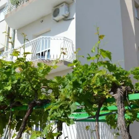 Ordan Apartment *